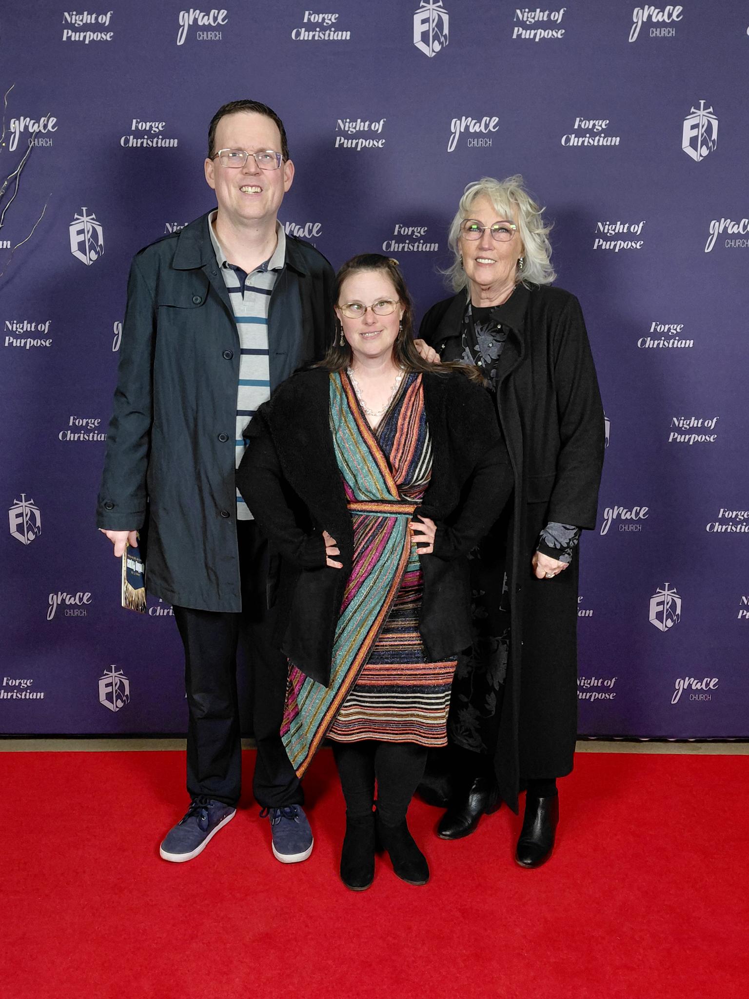 Murl Hendrickson with his mother and sister